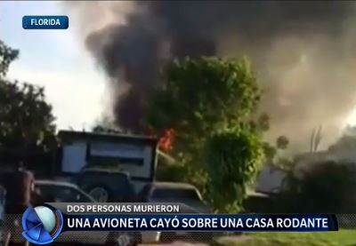 Cayó una avioneta sobre una casa rodante: dos muertos
