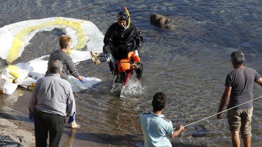 El drama de los refugiados: siete personas murieron al intentar llegar a la isla de Lesbos
