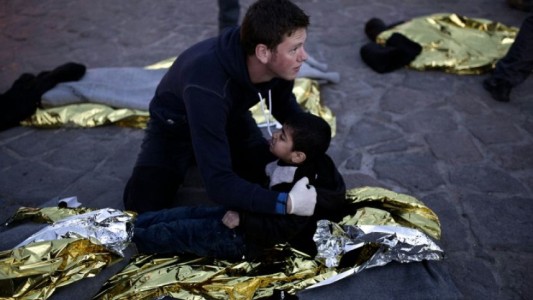 Siete migrantes muertos y más de 30 desaparecidos tras otro naufragio en Grecia