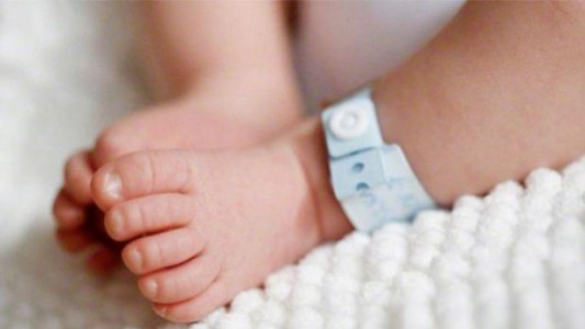 Bolivia: detuvieron a una mujer por vender a su bebé a través de Facebook