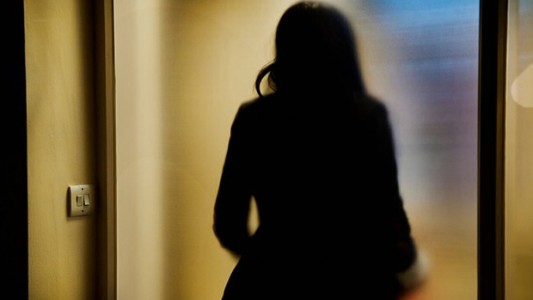 Juez autoriza a morir a una británica que no quiere vivir "sin juventud ni belleza"