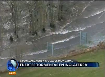 Inglaterra: escuelas y hospitales cerrados por inundaciones