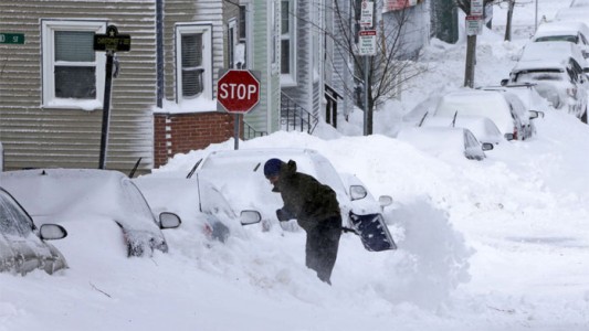 La costa este de Estados Unidos se prepara para una gran tormenta de nieve y viento
