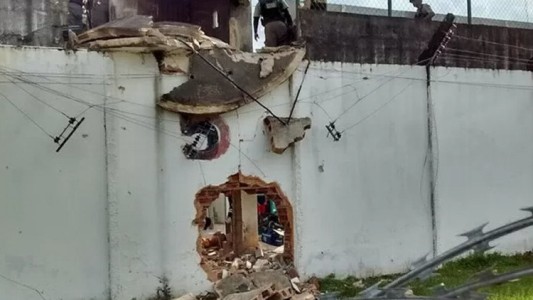 Fuga masiva tras explosión en cárcel de Brasil
