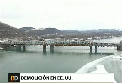 Implosionan centenario puente en Estados Unidos