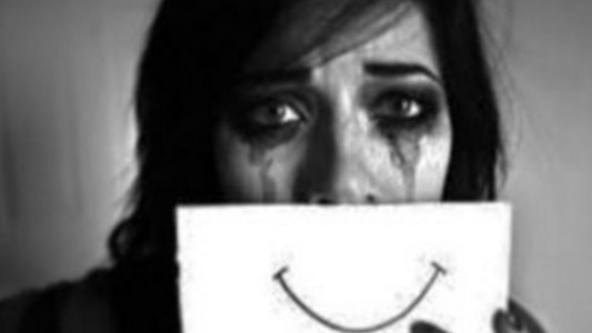 Encuentran los "hashtags" secretos que comparten los jóvenes con trastornos de autolesión