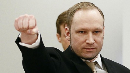 Pagan para que la gente devuelva las botellas y no terminen como basura en el mar