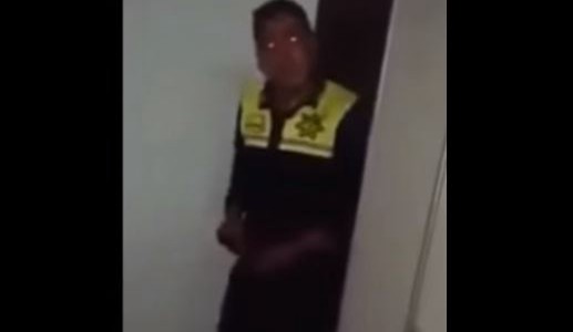 Un agente de policía mexicano filmó a un compañero abusando de una menor detenida