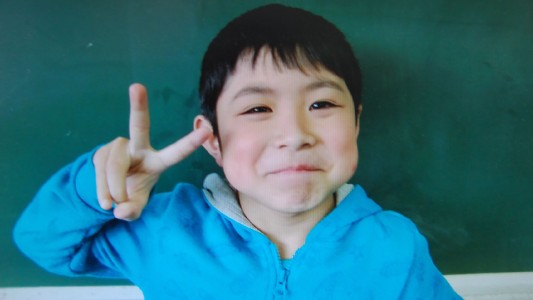 Tras cinco días, encontraron con vida al nene abandonado por sus padres en el bosque como castigo