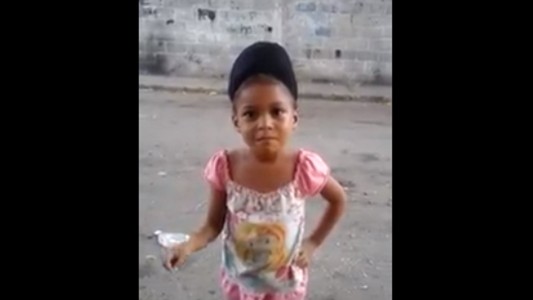 El reclamo de una nena al presidente Maduro: "Estoy cansada de la situación"