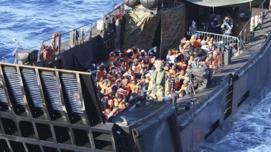 Nace una niña en un barco que rescató a centenares de migrantes