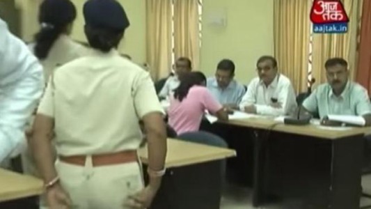 Enviaron a la cárcel a una estudiante de 17 años por hacer trampa en los exámenes