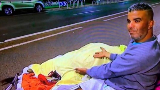 Niza: entrevistaron a un hombre junto al cádaver de su esposa y tuvieron que pedir perdón