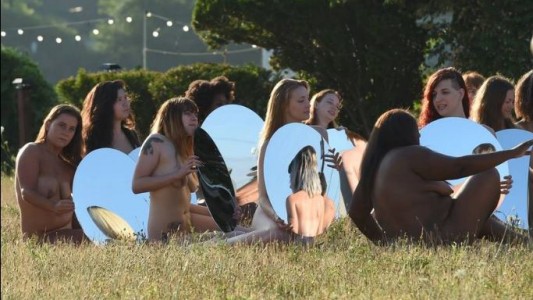 Más de cien mujeres desnudas contra Trump