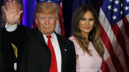 Publican fotos inéditas de Melania Trump al desnudo