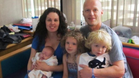 Hallan muerta a una familia que luchaba por la salud de su hija menor