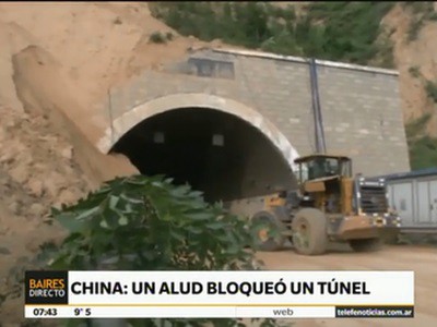 Un alud bloqueó la entrada de un túnel en una carretera china