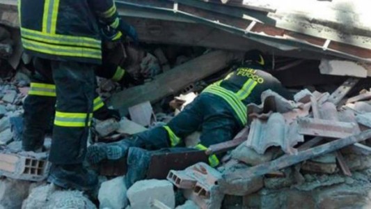Italia: rescataron a una nena que pasó 16 horas bajo los escombros