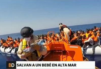 Salvan a un bebé recién nacido en altamar