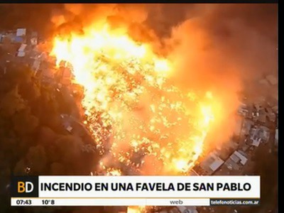 Impresionante incendio en una favela de San Pablo
