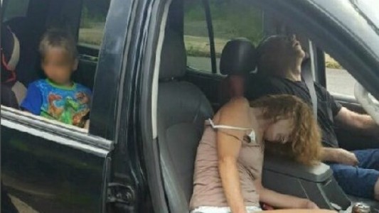 La historia detrás de la foto del nene que vivió la sobredosis de heroína de su madre