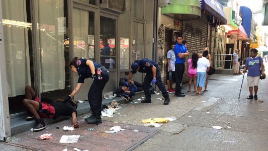 "Horda de zombis" en las calles de Nueva York por un tipo de marihuana "85 veces más potente"