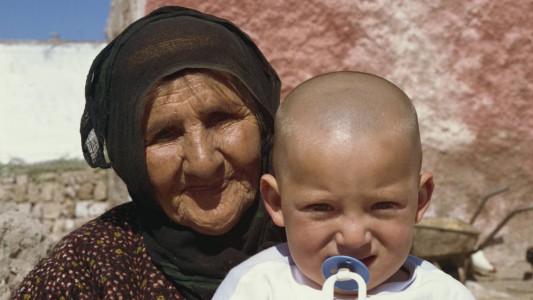 Turquía: pagarán un sueldo a abuelas que cuiden a sus nietos