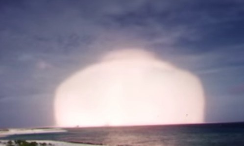 Estados Unidos reveló sus ensayos nucleares: videos escalofriantes