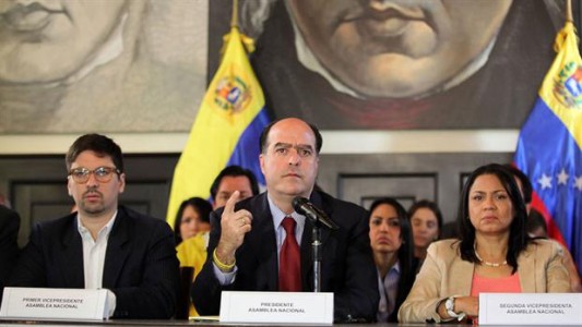 Tensión en Venezuela: la oposición denuncia un "golpe de Estado" al Parlamento