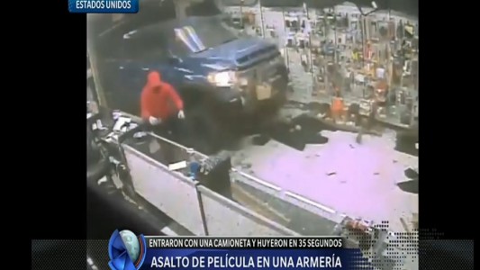 Video: asalto de película en una armería