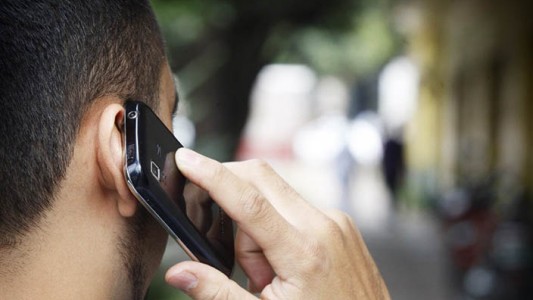 Justicia italiana vincula tumor con uso de teléfono y resarce a un trabajador