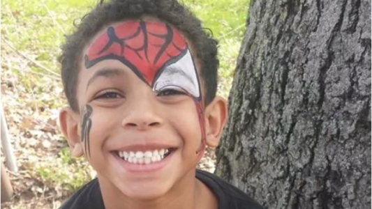 Video escalofriante: un nene de 8 años recibió una golpiza y se quitó la vida dos días después