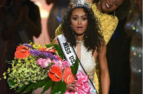 Una científica ganó el concurso de belleza Miss USA
