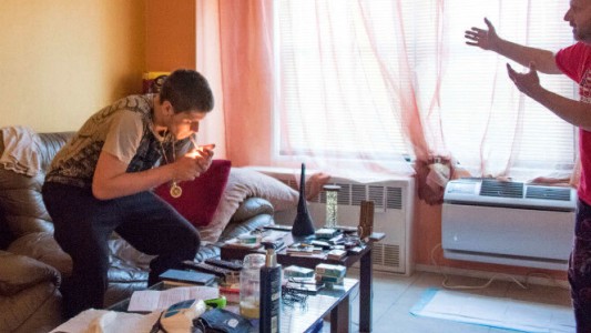 La historia del padre que cayó en una sobredosis de heroína para darle una lección a su hijo adicto