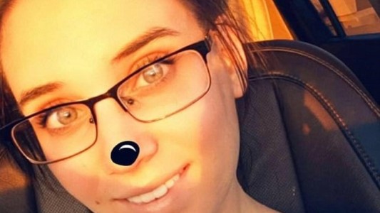 Mueren dos nenas tras pasar un día entero en un coche mientras su madre estaba con sus amigos