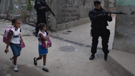 Docentes recibirán cursos de entrenamiento de guerra en Río de Janeiro