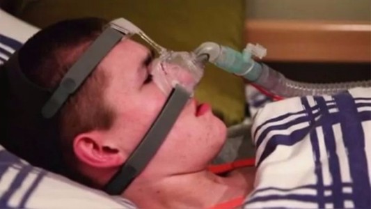 Sufre una inusual enfermedad y puede morir si se queda dormido