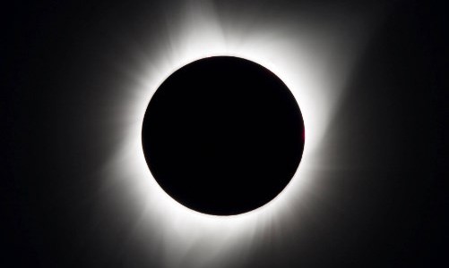 Eclipse total de sol: seguí el fenómeno minuto a minuto