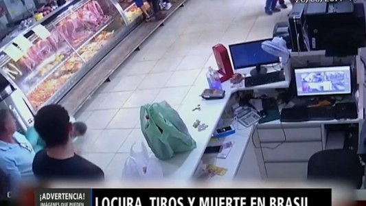 Brasil: tardaron en atenderlo, se fue a los tiros y mató a un cliente