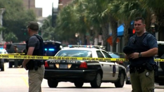 Al menos un muerto en un tiroteo con rehenes en un restaurante en Estados Unidos