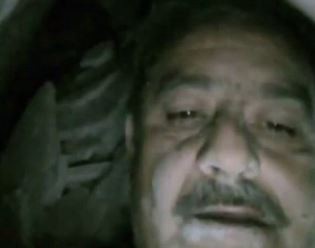 Selfie claustrofóbica: se la tomó atrapado bajo los escombros del terremoto en México