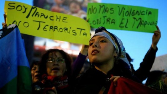 Huelga de hambre: Decenas de personas protestaron en la capital chilena por mapuches detenidos