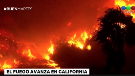 Evacuaciones por incendio forestal en California