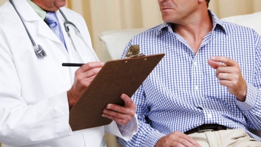 Padre de nueve hijos pidió el divorcio al descubrir que siempre fue estéril