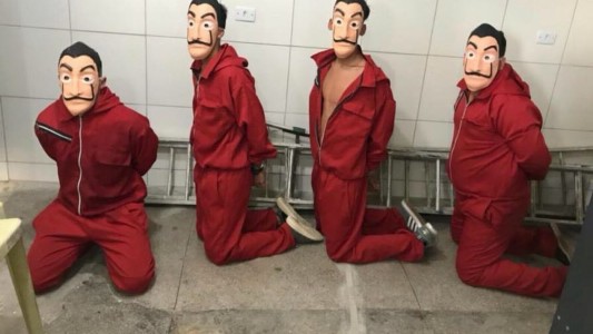 Detuvieron a cuatro youtubers que quisieron grabar un video en una cárcel disfrazados como La Casa de Papel