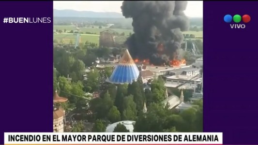 Evacúan un parque de diversiones en Alemania por un incendio
