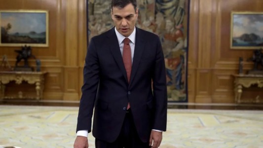 El socialista Pedro Sánchez asumió como nuevo presidente de España