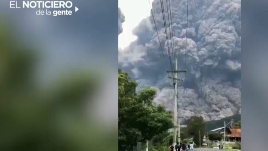 Nuevas erupciones en el volcán de Fuego