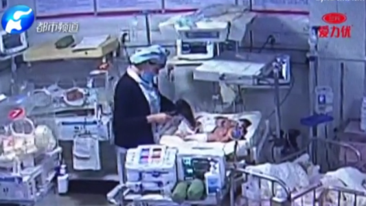 Horror en China: tuvieron que amputarle la pierna a un recién nacido por el descuido de una enfermera