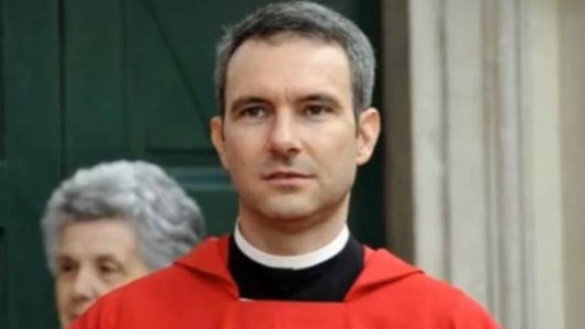 El Vaticano condenó a 5 años a un cura por posesión de pornografía infantil